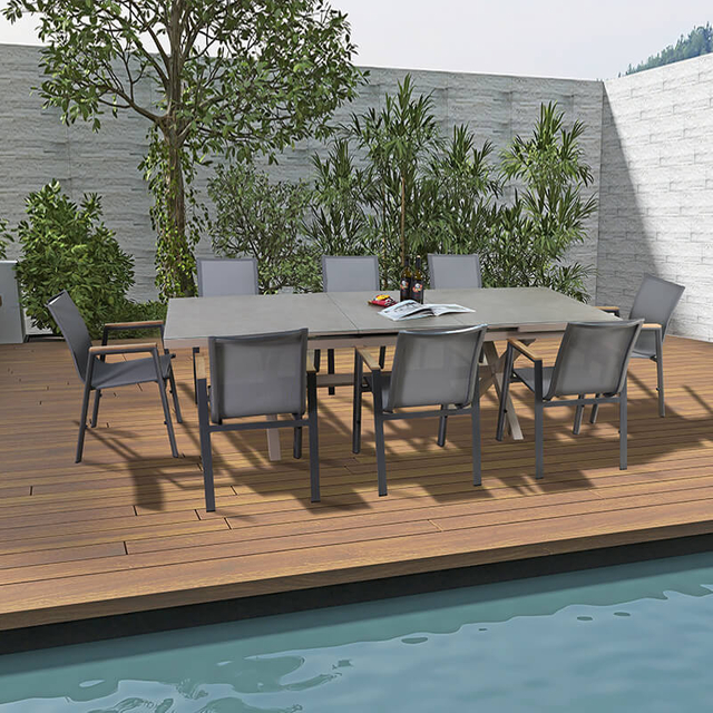 Расширяемый обеденный набор для открытого сада