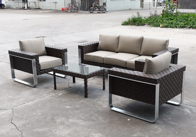 Индивидуальный двор из ротанга на открытом воздухе диван